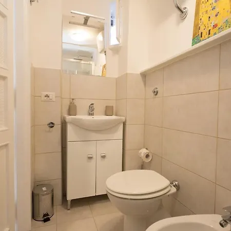 Sanniti Luigi Cozy Apartment Rome